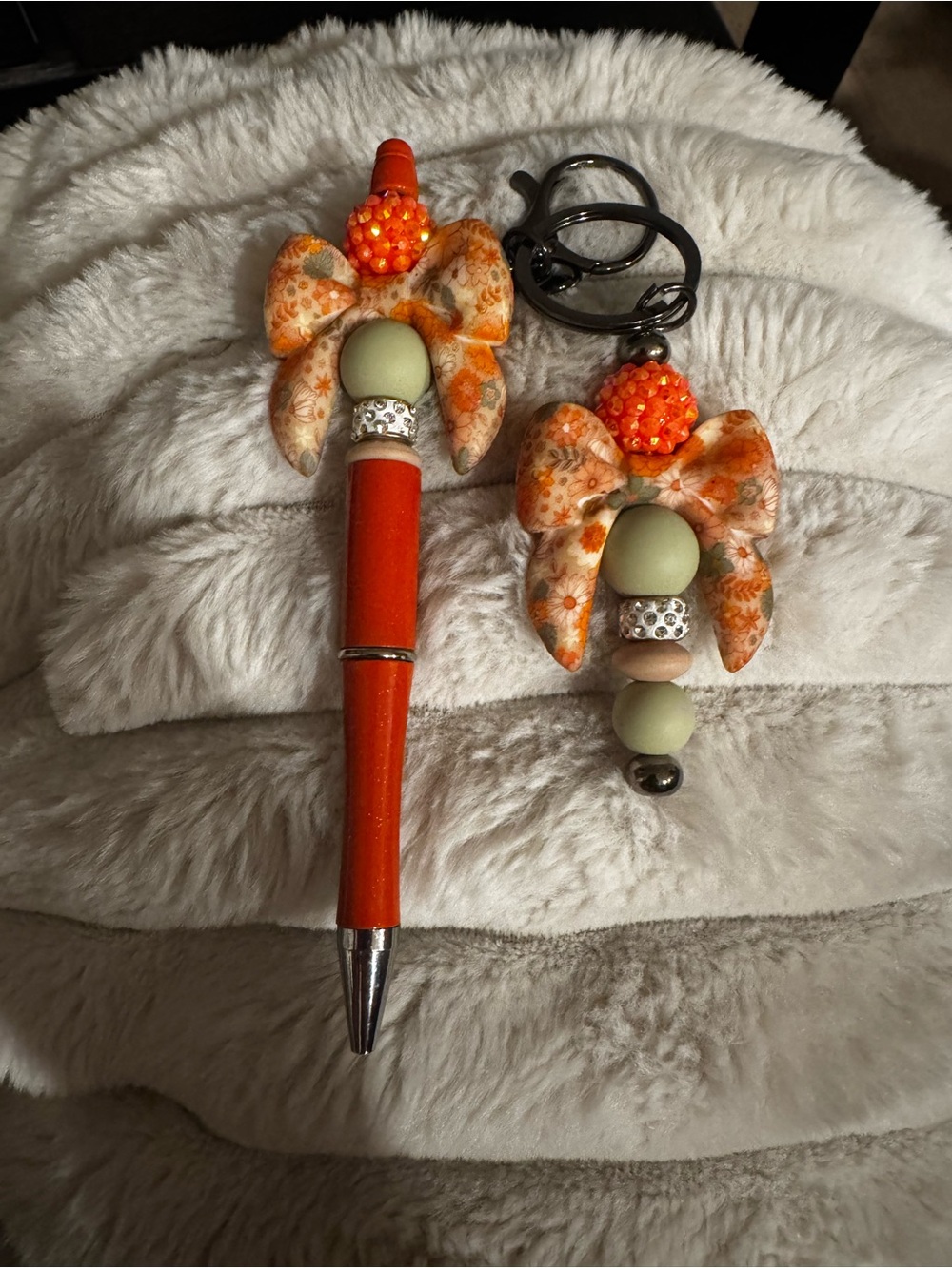Orange Floral Bow Pen and Keychain Set with Green Bead Accents